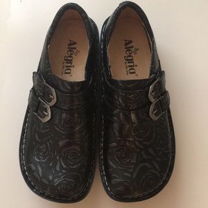 Alegria Black Silver Rose